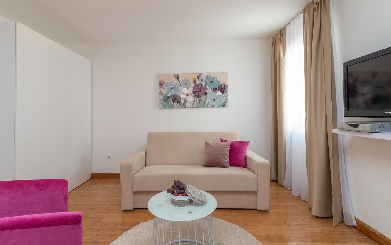 Ana Apartment *
